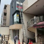 下北沢：テナントビルの壁面看板のLED交換作業